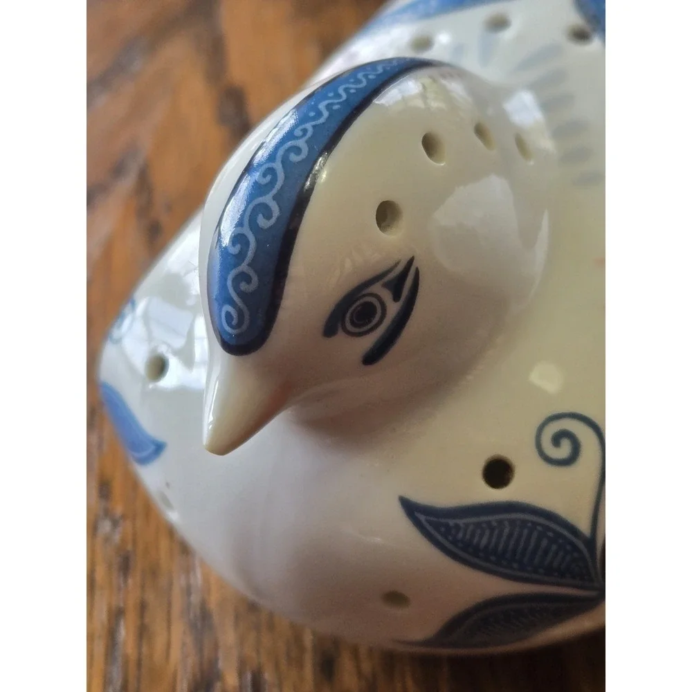 Royal Pavillion Brighton for Elizabeth Arden Finch Bird Pomander Potpourri,set 2